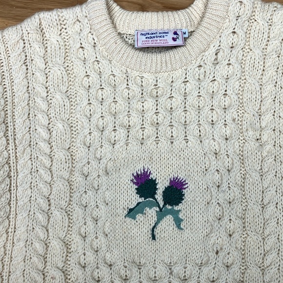 Scottish wool Cream Cable Knit Sweater with botanical  Detail size M - Picture 3 of 8